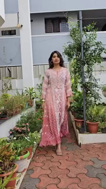 Blush Pink Chikankari Kurta Set – A Timeless Classic - Image 3