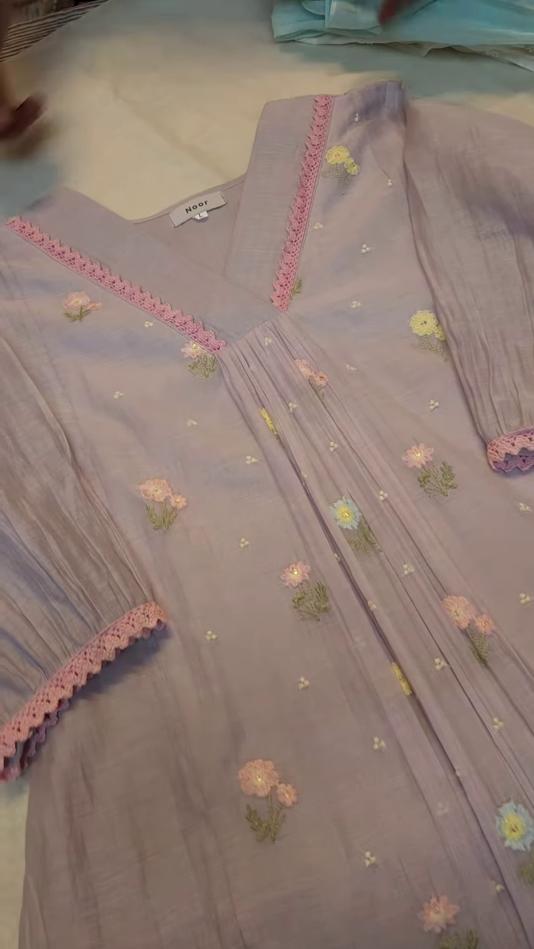 Lavender Floral Embroidered Kurta Set - Image 2
