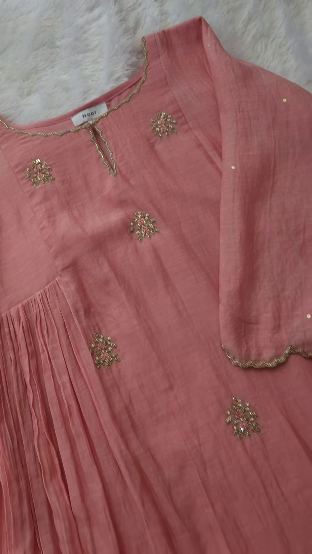 Elegant Hand-Embroidered Kurta Set – Rose Pink - Image 2