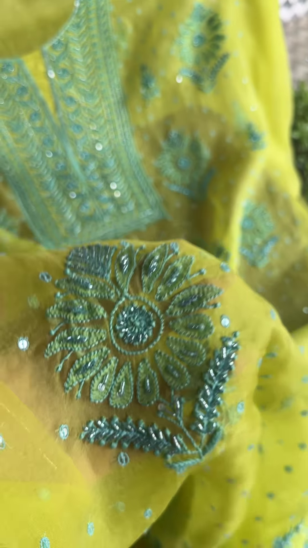 Noor-e-Zaitoon Hand-Embroidered Lime Green Chikankari Kurta Set - Image 3