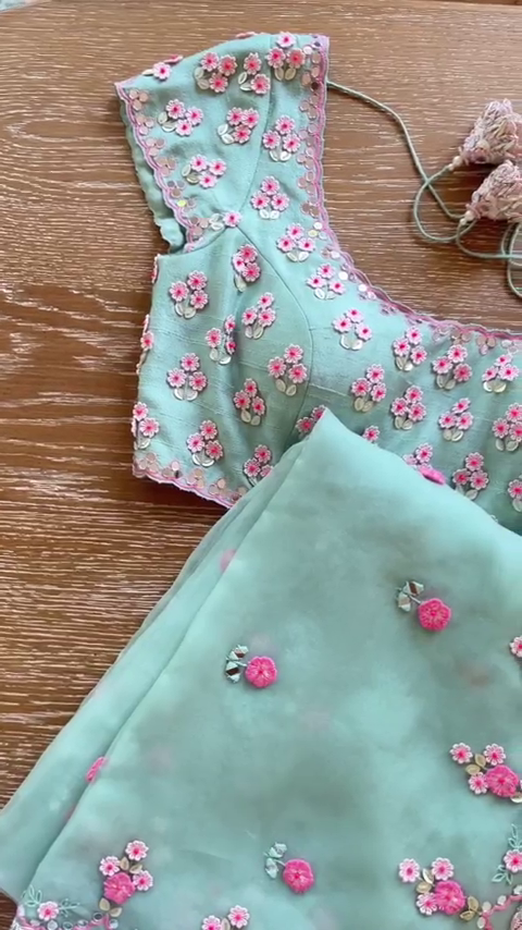 Green Blouse & Rose Pink Embroidered Dupatta Set - Image 3