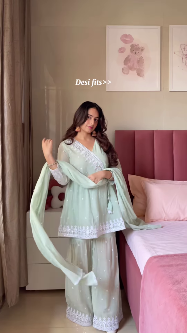 Elegant Lilac Embroidered Anarkali Suit - Image 3