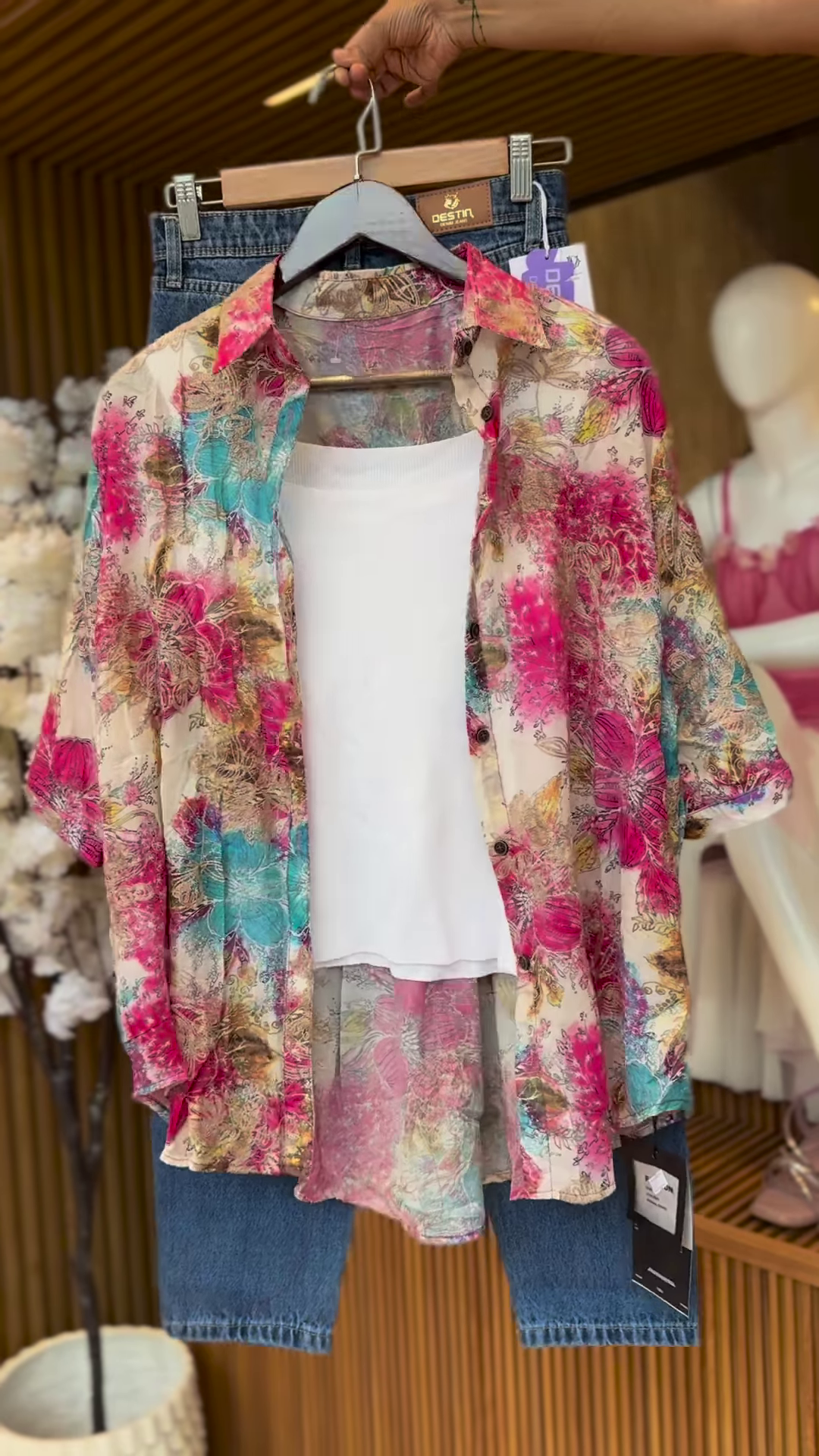 Women’s Multicolor Floral Overshirt with White Tee and Denim Shorts – Casual Layered Streetwear Ensemble