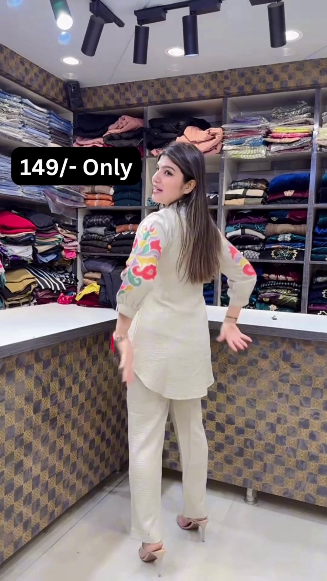 Light Beige Embroidered Kurta with Multicolor Threadwork – Festive Ethnicwear for Retail Displays - Image 3