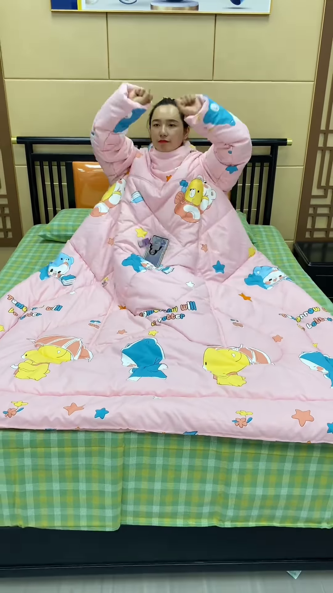 Cozy Wearable Blanket Quilt – Snuggle, Lounge, and Nap in Cloud‑Soft Comfort 💤🧸