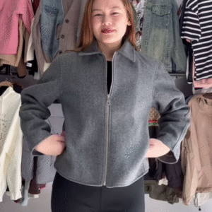 Minimalist Zip-Up Jacket – Cozy, Clean, and Effortlessly Chic ✨🧥