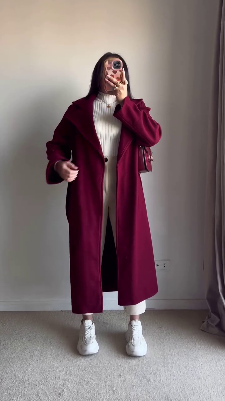 Long Black Coat Look π€ with Light Blue Jeans & White Sneakers β Street-Ready Layering