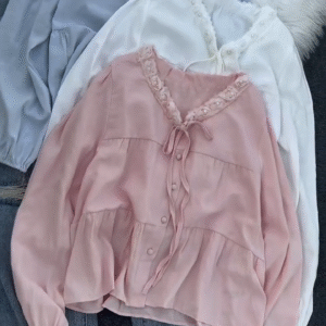 Women’s Floral Appliqué Pearl-Trim Blouse