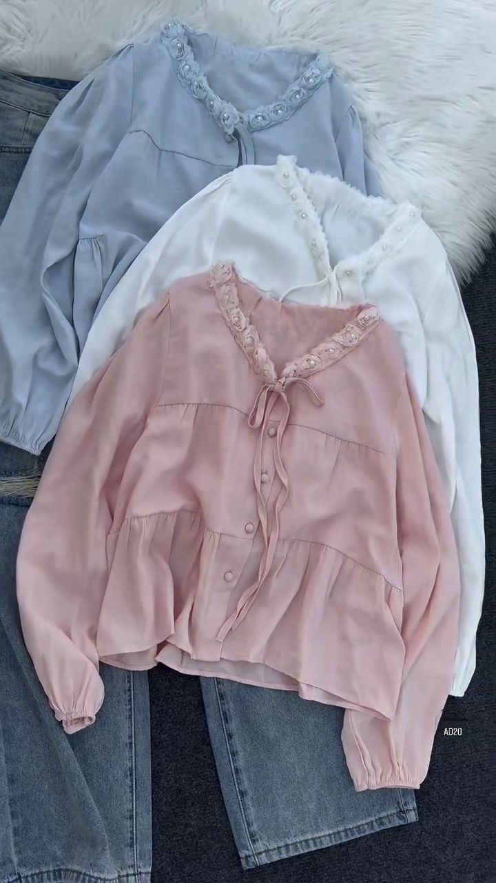 Women’s Floral Appliqué Pearl-Trim Blouse