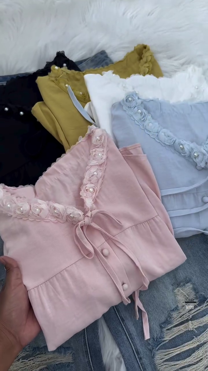 Women’s Floral Appliqué Pearl-Trim Blouse - Image 3