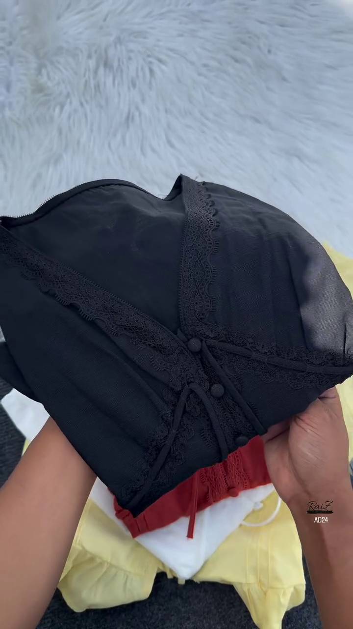 Women’s Vintage-Inspired Lace Detail Blouse - Image 2