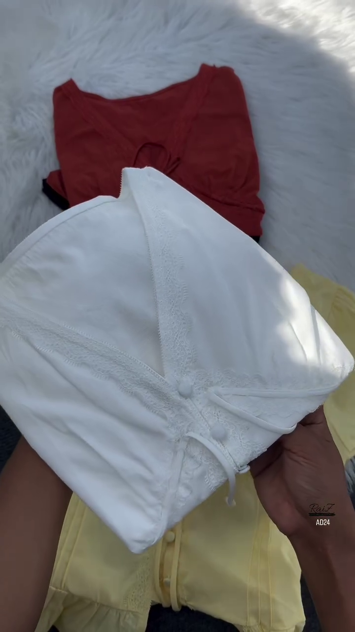 Women’s Vintage-Inspired Lace Detail Blouse - Image 4