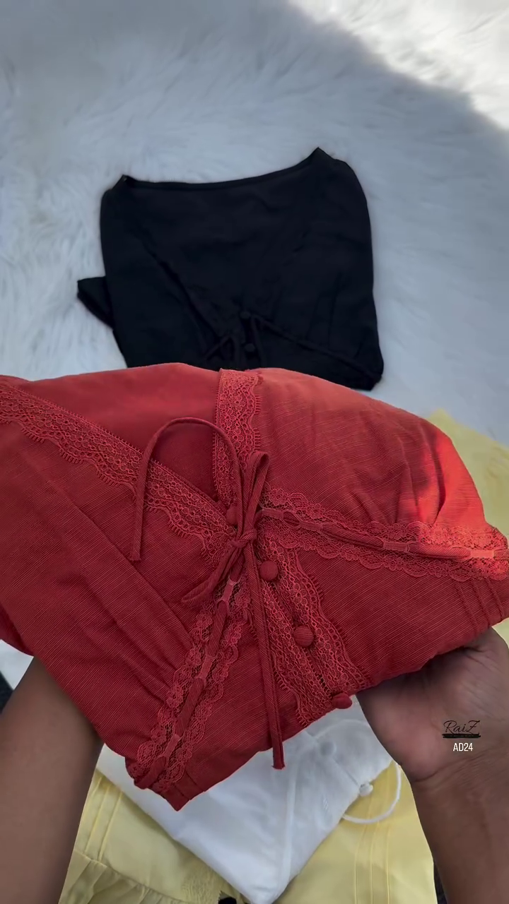 Women’s Vintage-Inspired Lace Detail Blouse - Image 5