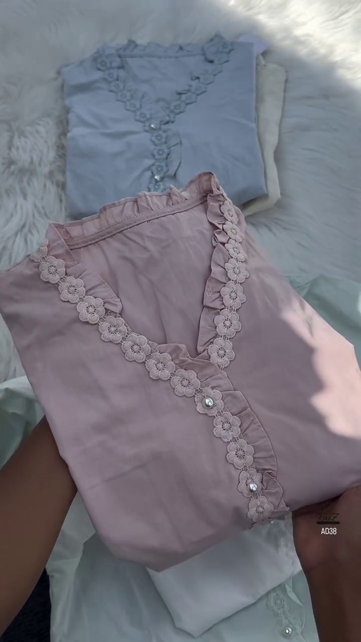 Women’s Lace-Trimmed V-Neck Blouse with Pearl Buttons - Image 4