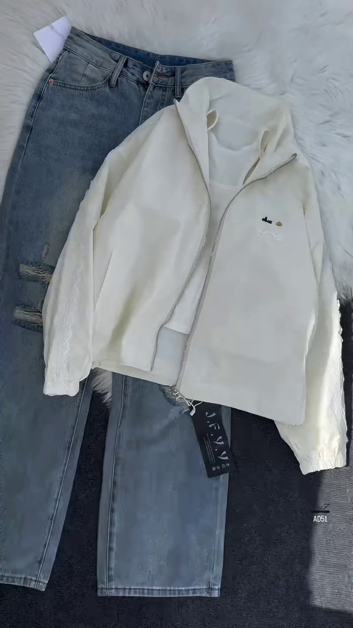 Cream Zip-Up Hoodie & Light Wash Jeans Set - Image 3