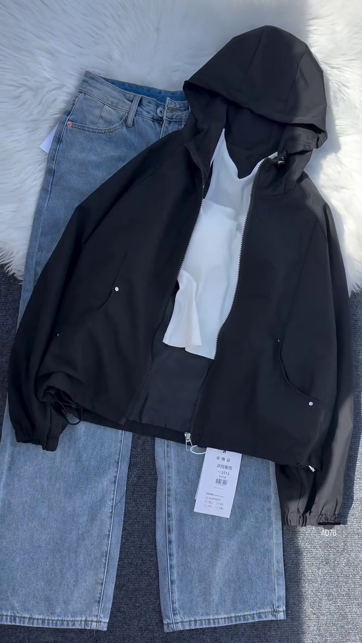 Casual Hooded Jacket & Denim Jeans Outfit Set - Image 4