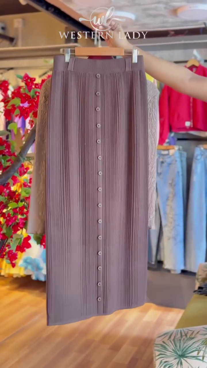 Sandstone Embossed Top & Taupe Pleated Culottes - Image 2