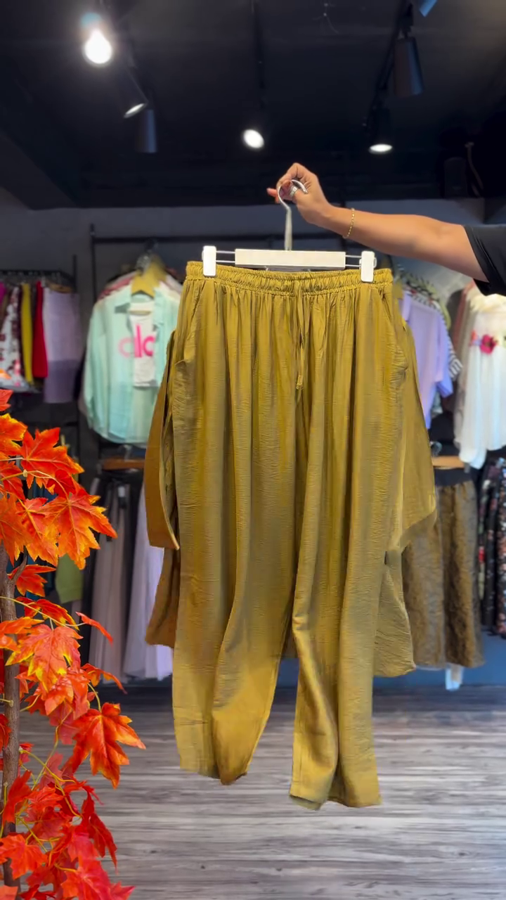 Crochet Bloom Co-ord in Mustard Yellow - Image 2