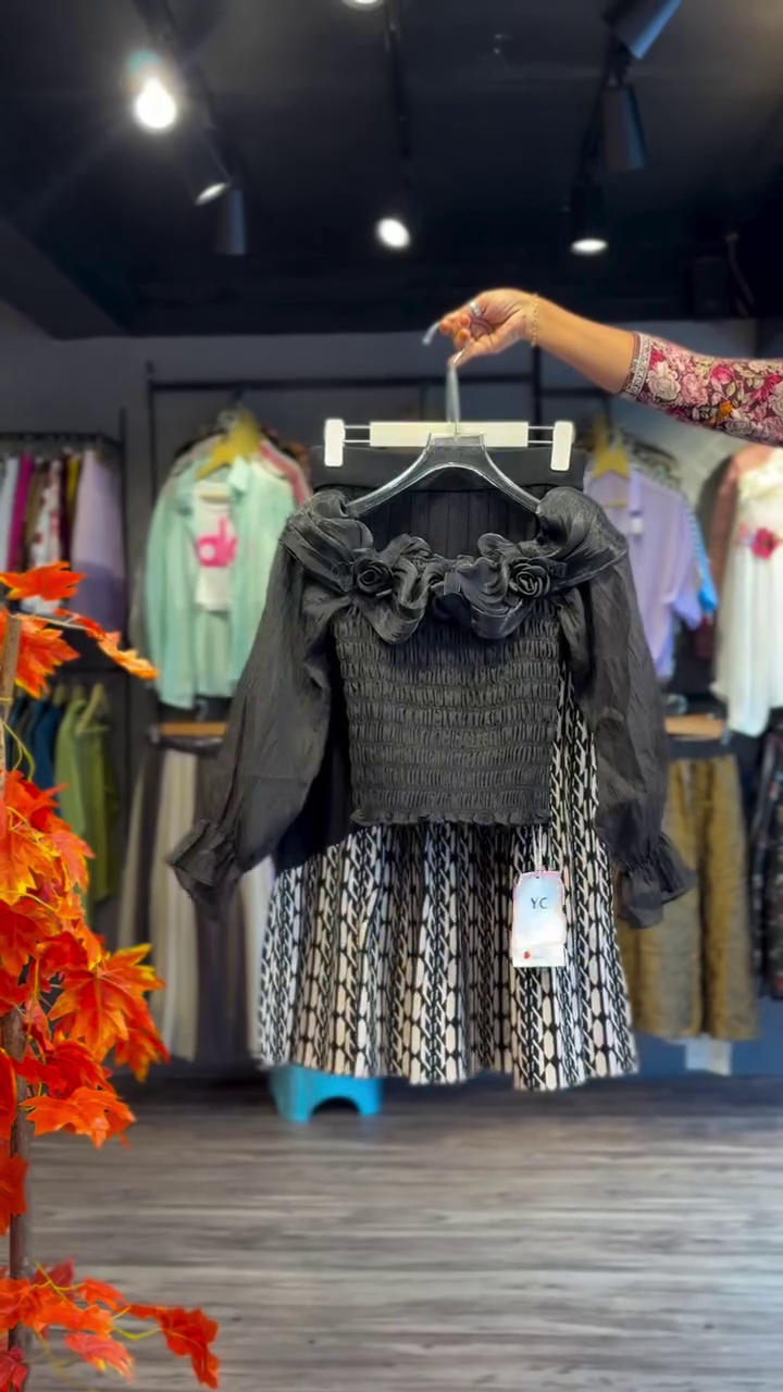 Ruched Floral Top in Noir & YC Geometric Skirt in Monochrome