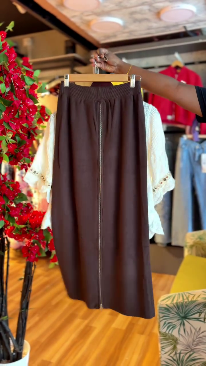 Lace Blouse in Ivory & Skirt in Deep Cocoa - Image 2