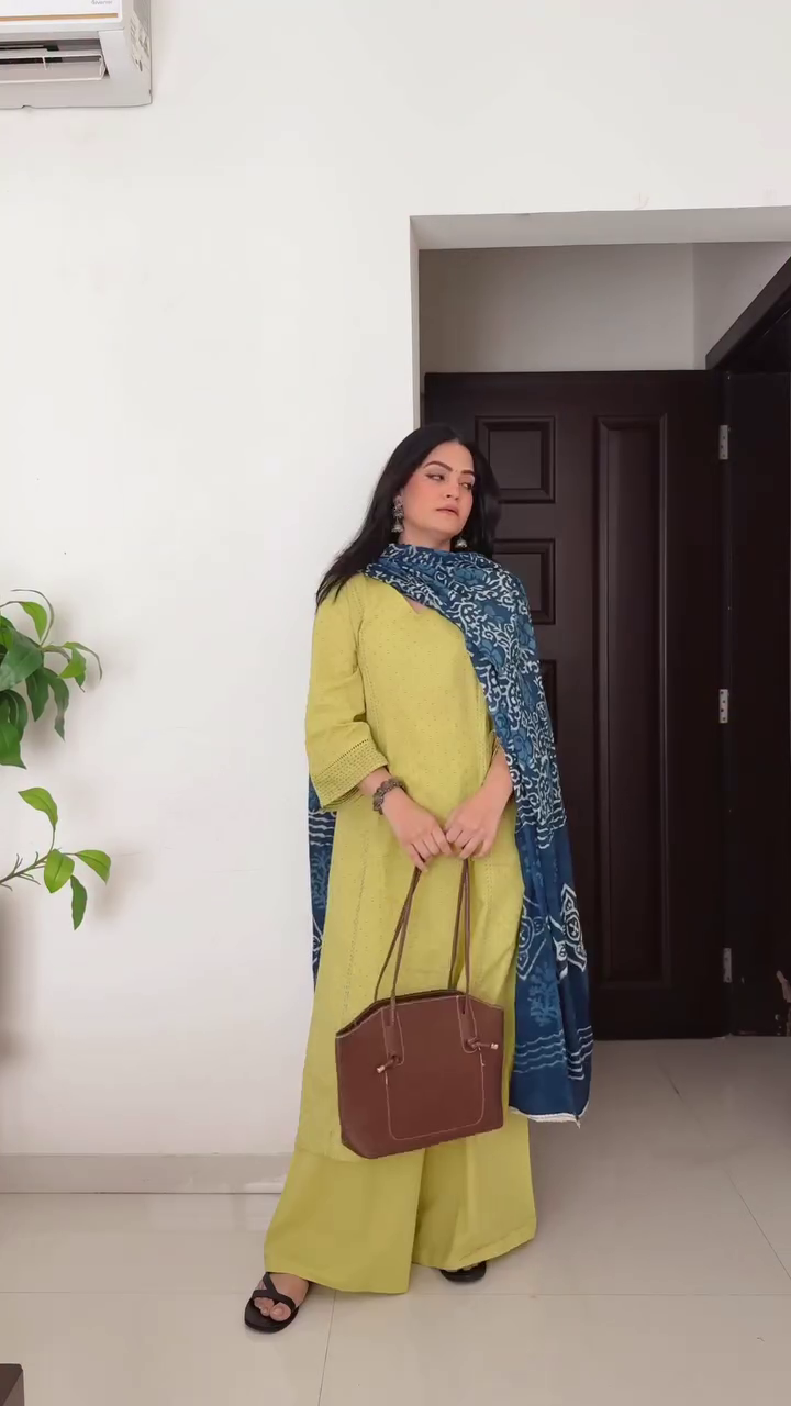 Ivory Mirror-Work Sleeveless Kurta Set with Organza Dupatta