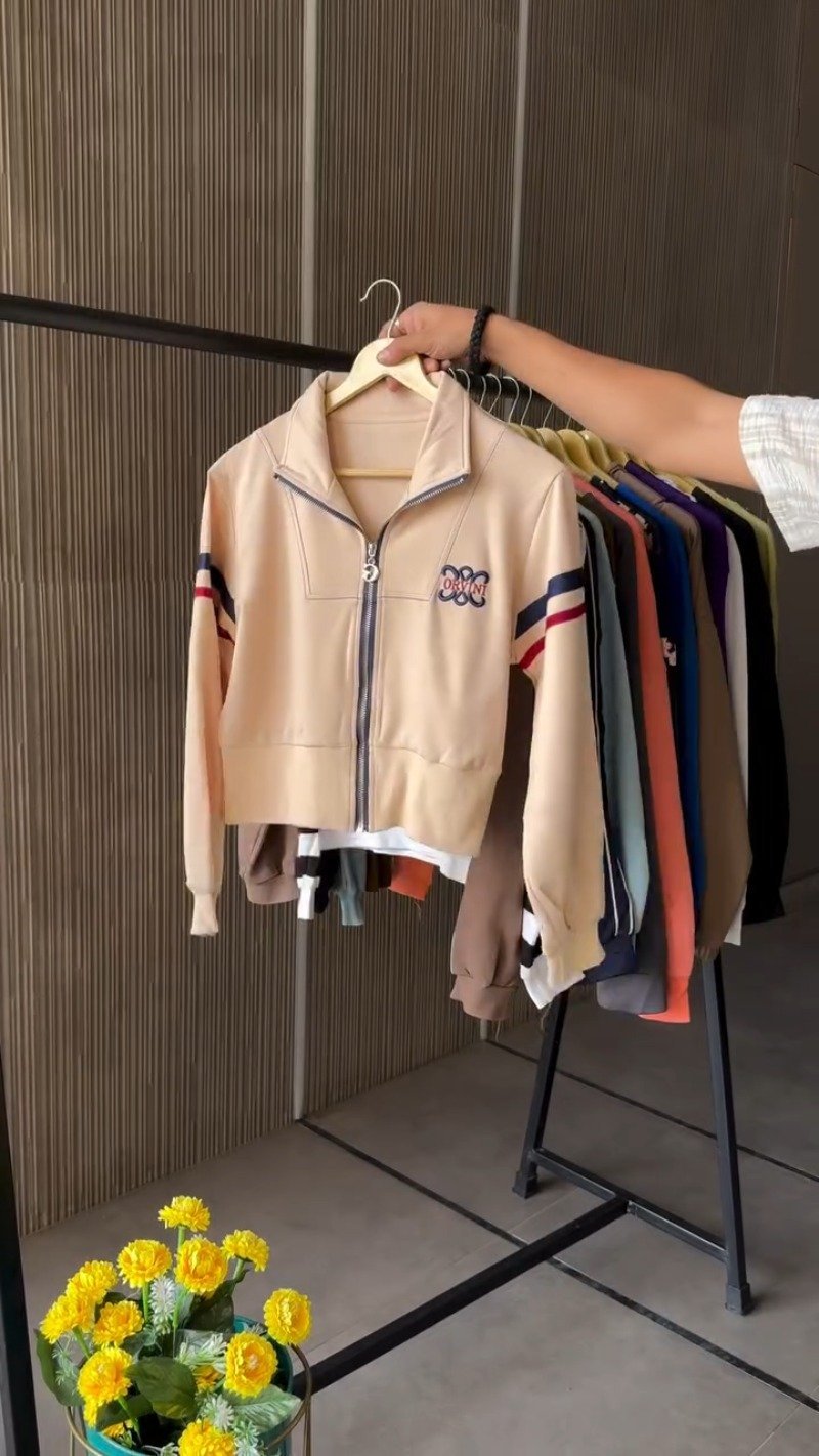 Contemporary Chic Cropped Pullovers & Hoodies Collection – Available in Pink, Olive Green, Beige, Navy Blue, Grey, & Tan - Image 3