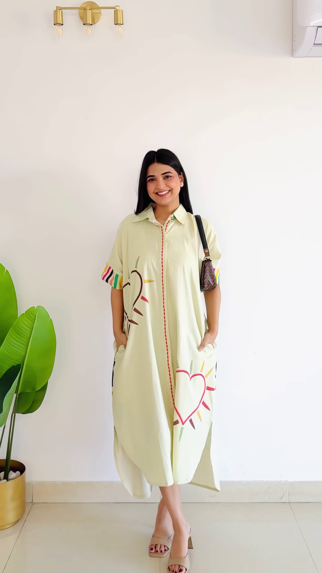 Resort Vibe: Striped Tropical Puff-Sleeve Midi Dress - Image 2